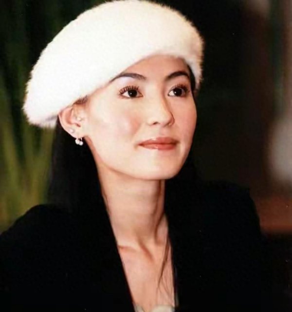 天戈资本 万万没想到，45岁张柏芝，在九三那天的一个举动，实现口碑暴增