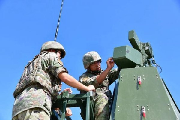 捷希缘 “制空猎手连”列装红旗-13两年后首次全面展示新装备